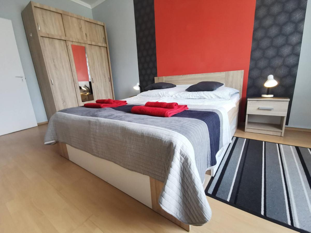 Smart Szallas Apartman มิชโคลซ์ ภายนอก รูปภาพ
